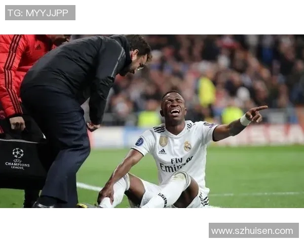 维尼修斯：从青涩小将到世界足坛璀璨明星的成长之路