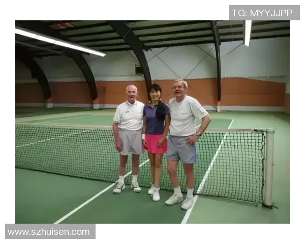 南京网球队的阵地战揭秘：深度解析网球竞技的战术与团队协作